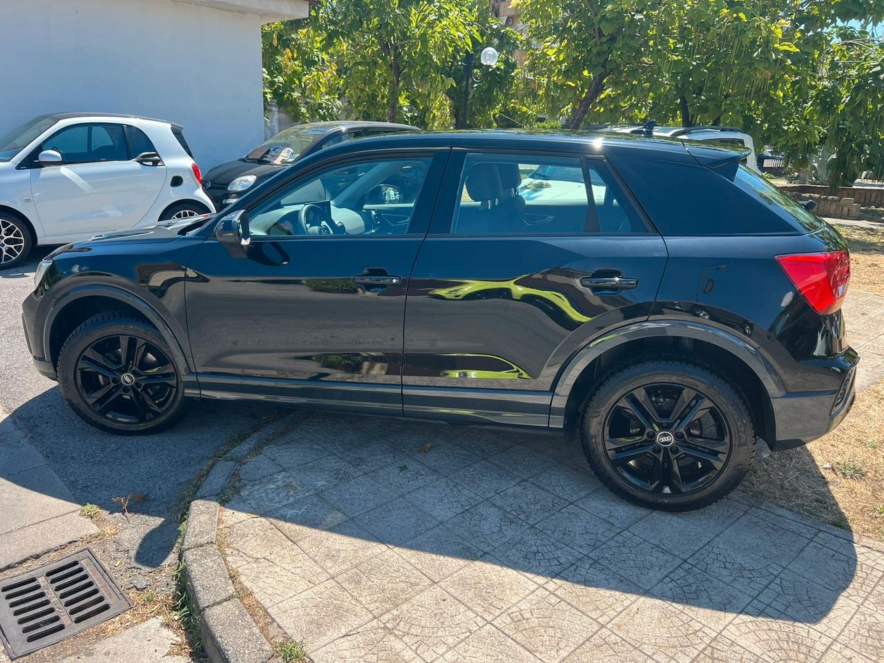 Audi Q2 30 TDI S tronic cockpit navigatore