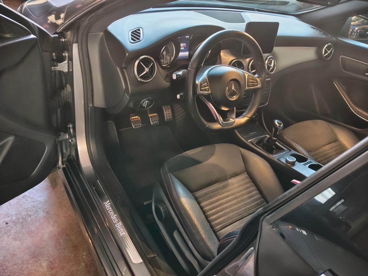 Mercedes-benz CLA 180 Premium