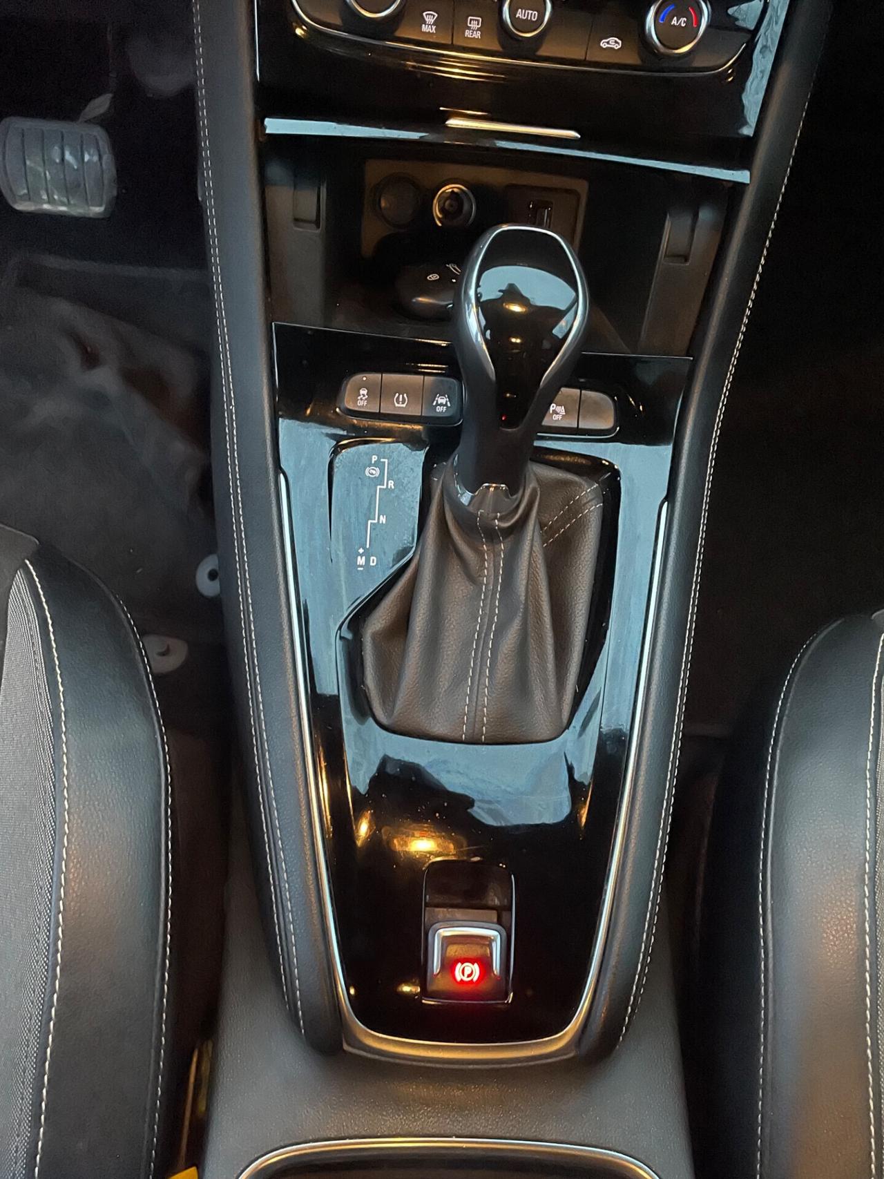 Opel Grandland X 1.6 diesel Ecotec*Automatik*Navi*Neopatnetati*