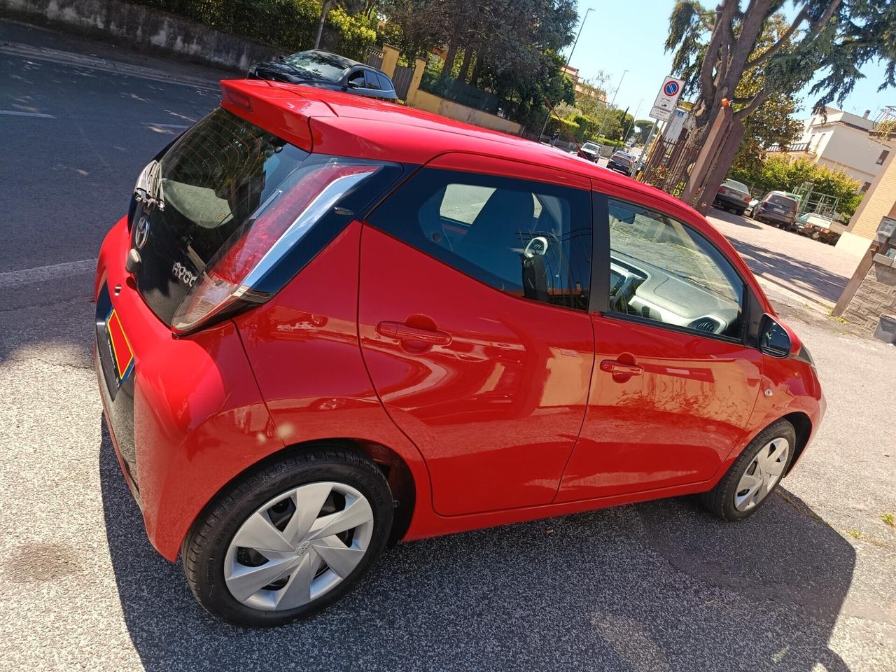 Toyota Aygo 1.0 VVT-i 69 CV 5 porte x-cite