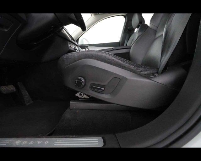 VOLVO XC90 B5 (d) AWD Geartronic Momentum Pro