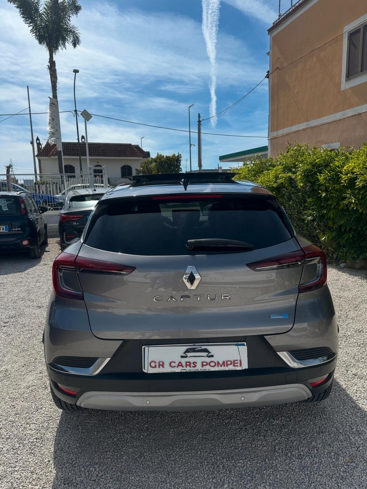 Renault Captur Plug-in Hybrid E-Tech 160 CV Initiale Paris