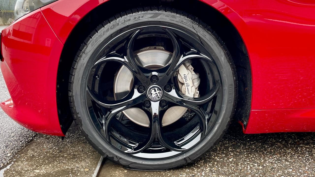 ALFA ROMEO GIULIA 2.2 Q4 VELOCE TURBODIESEL 210CV - SEDILI ELETTRICI IN PELLE RISCALDABILI, VOLANTE RISCALDATO, FULL LED