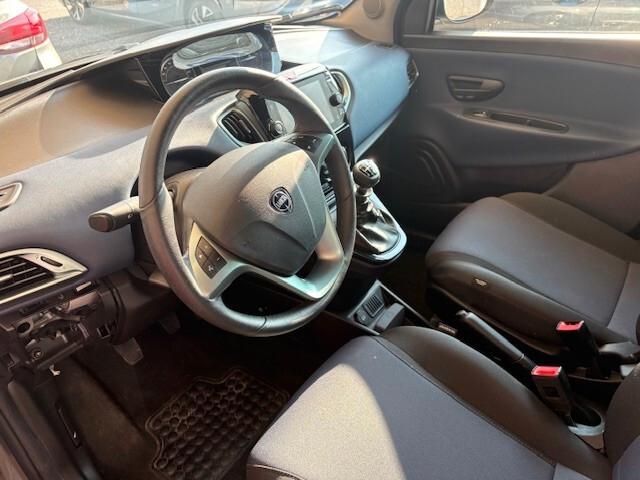 Lancia Ypsilon 1000 firefly 5 porte S&S HYBRID PLATINO
