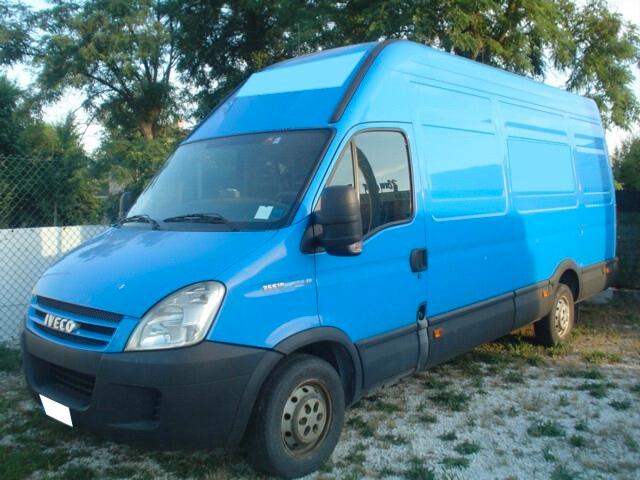 Iveco Daily IV 35S18 PL-TA Furgone