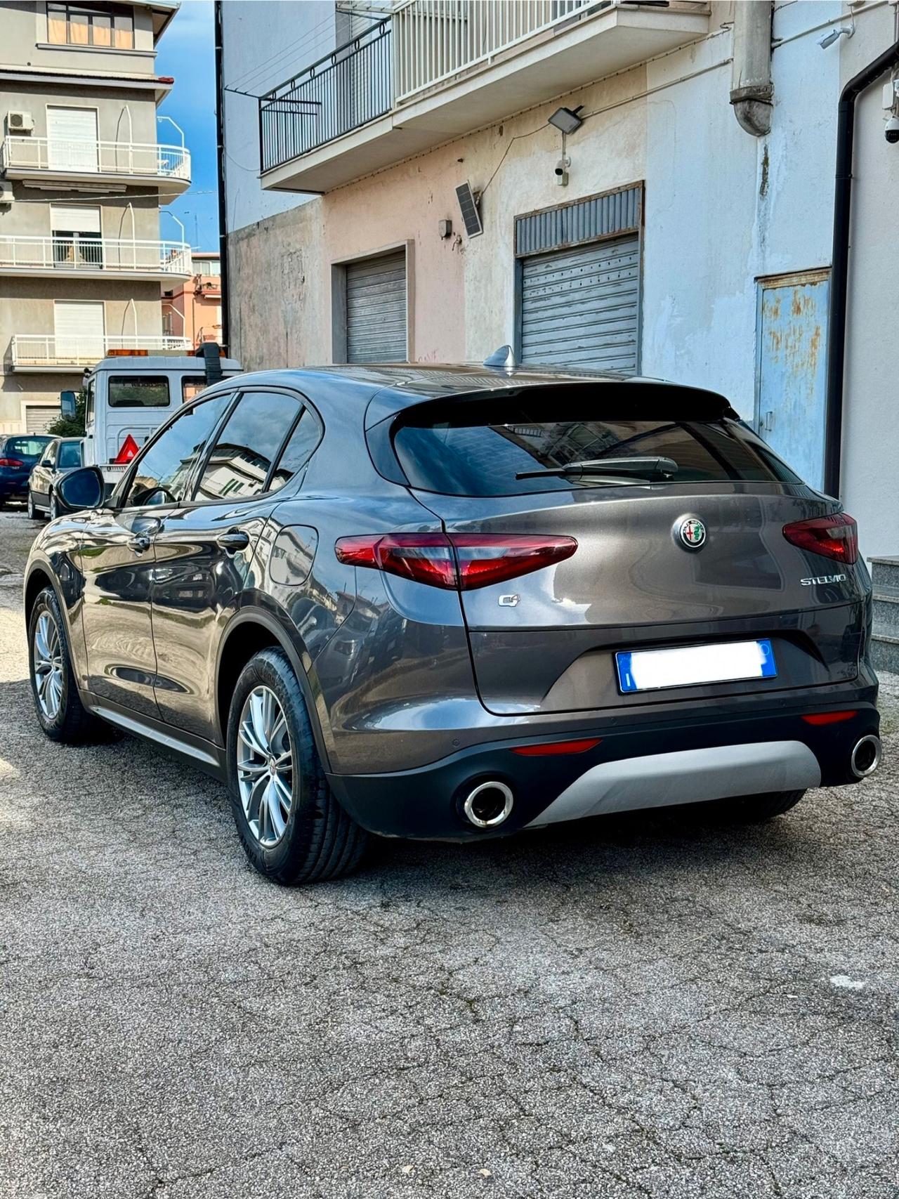 Alfa Romeo Stelvio 2.2 Turbodiesel 210 CV AT8 Q4 Super
