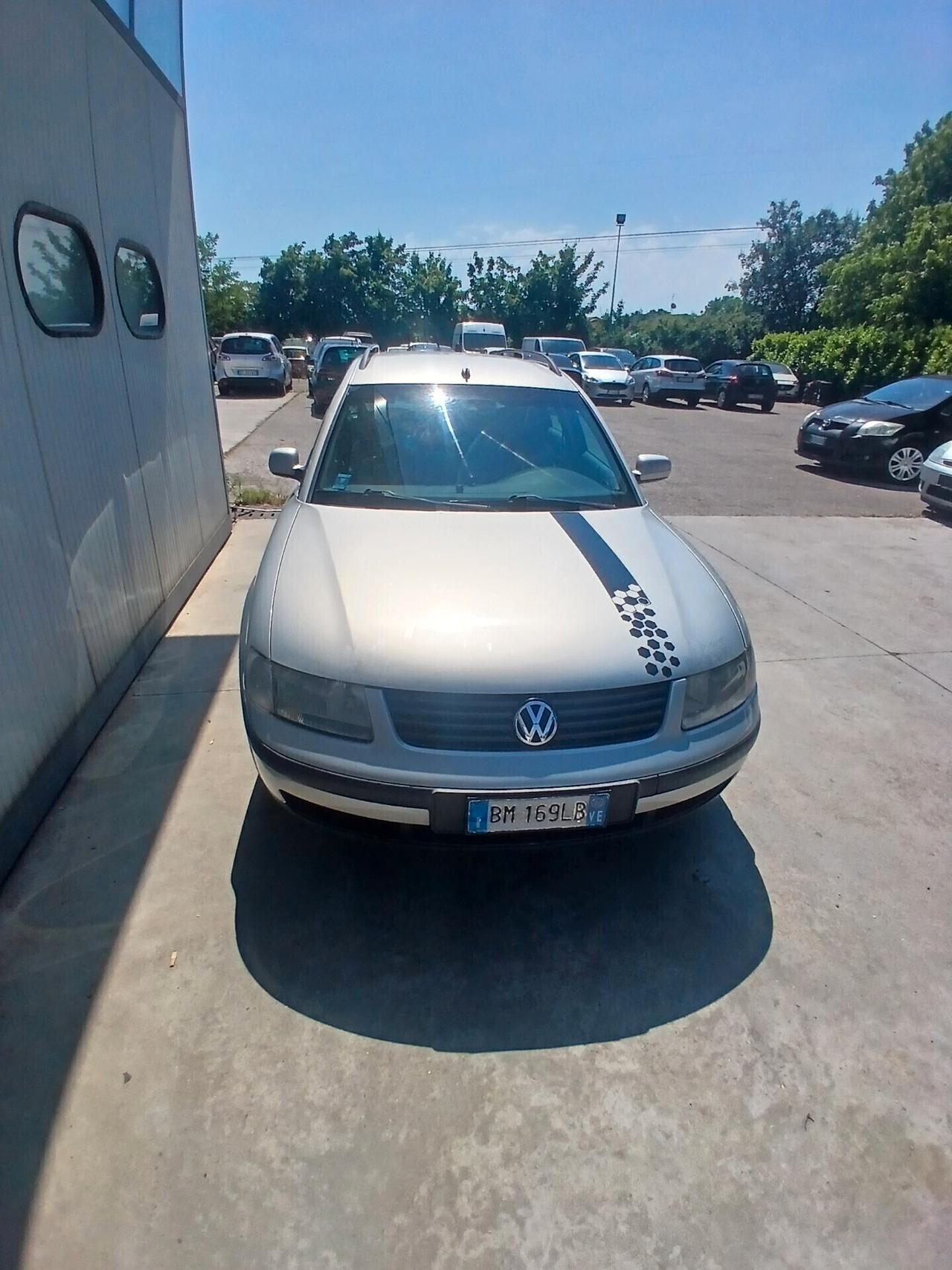 Volkswagen Passat 1.9 TDI/115 CV cat Variant C.line vista e piaciuta !!