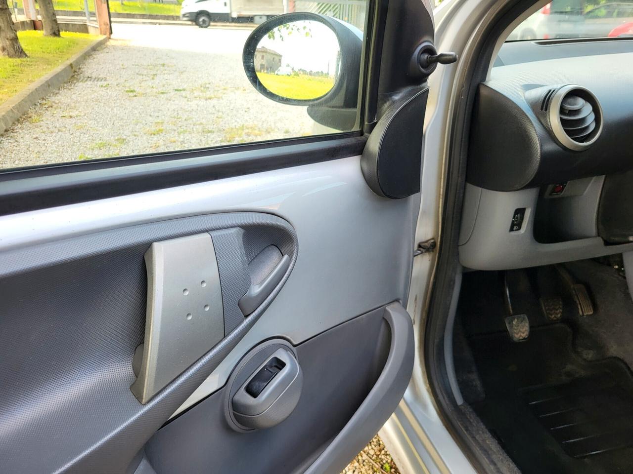 Toyota Aygo 1.0 12V VVT-i 3 porte Sol