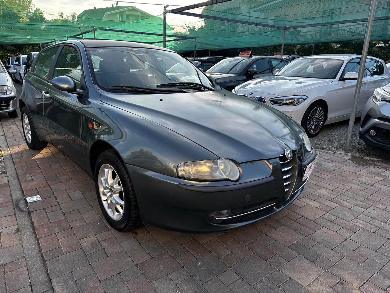Alfa Romeo 147 1.6i 16V Twin Spark cat 5p. Distinctive
