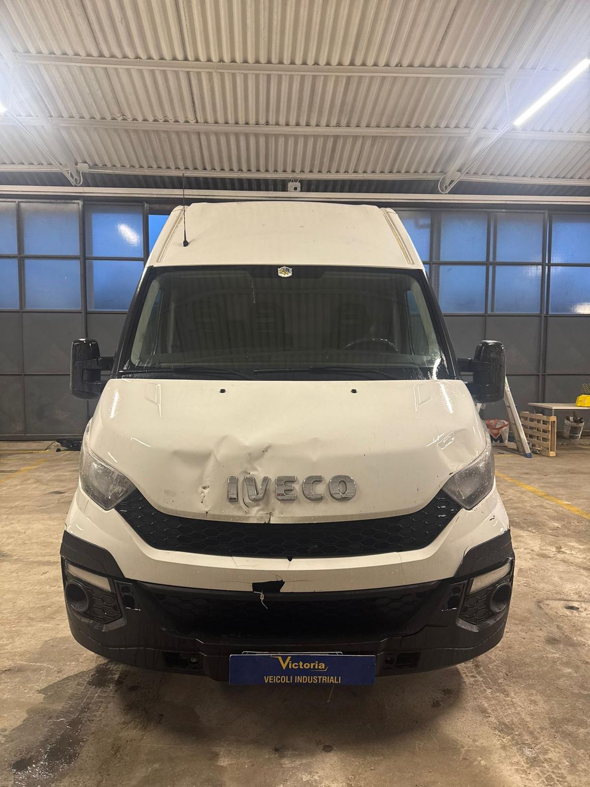 0502 FURGONE IVECO DAILY 2016