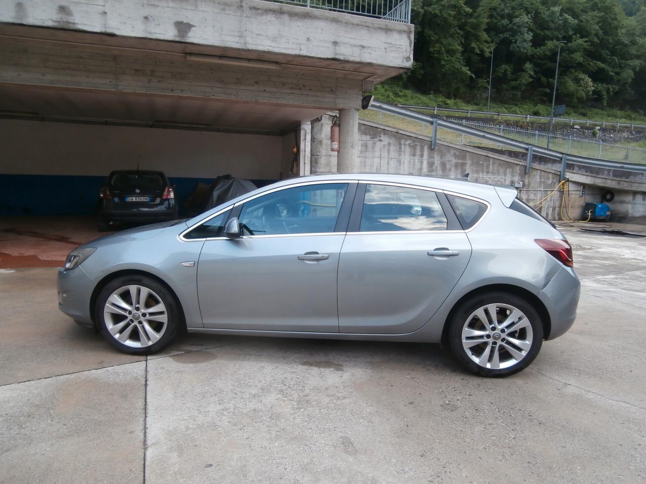 Opel Astra 1.7 CDTI 110CV 5 porte Cosmo