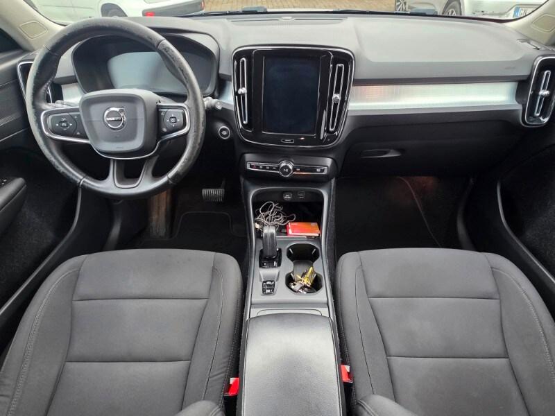VOLVO XC40 (2017-->) XC40 D3 Geartronic Momentu...