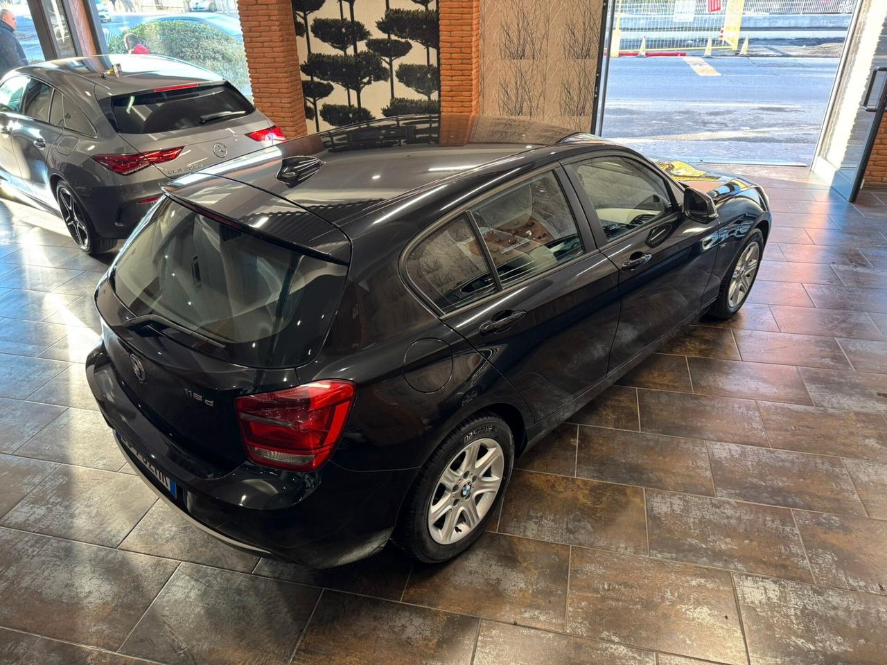 Bmw 118 118d 5p. Urban