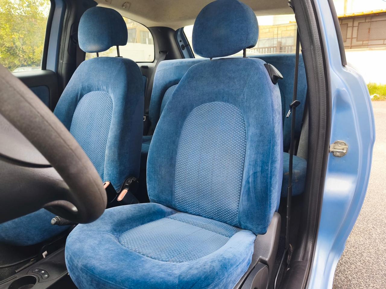 Lancia Ypsilon 1.4 16V Oro