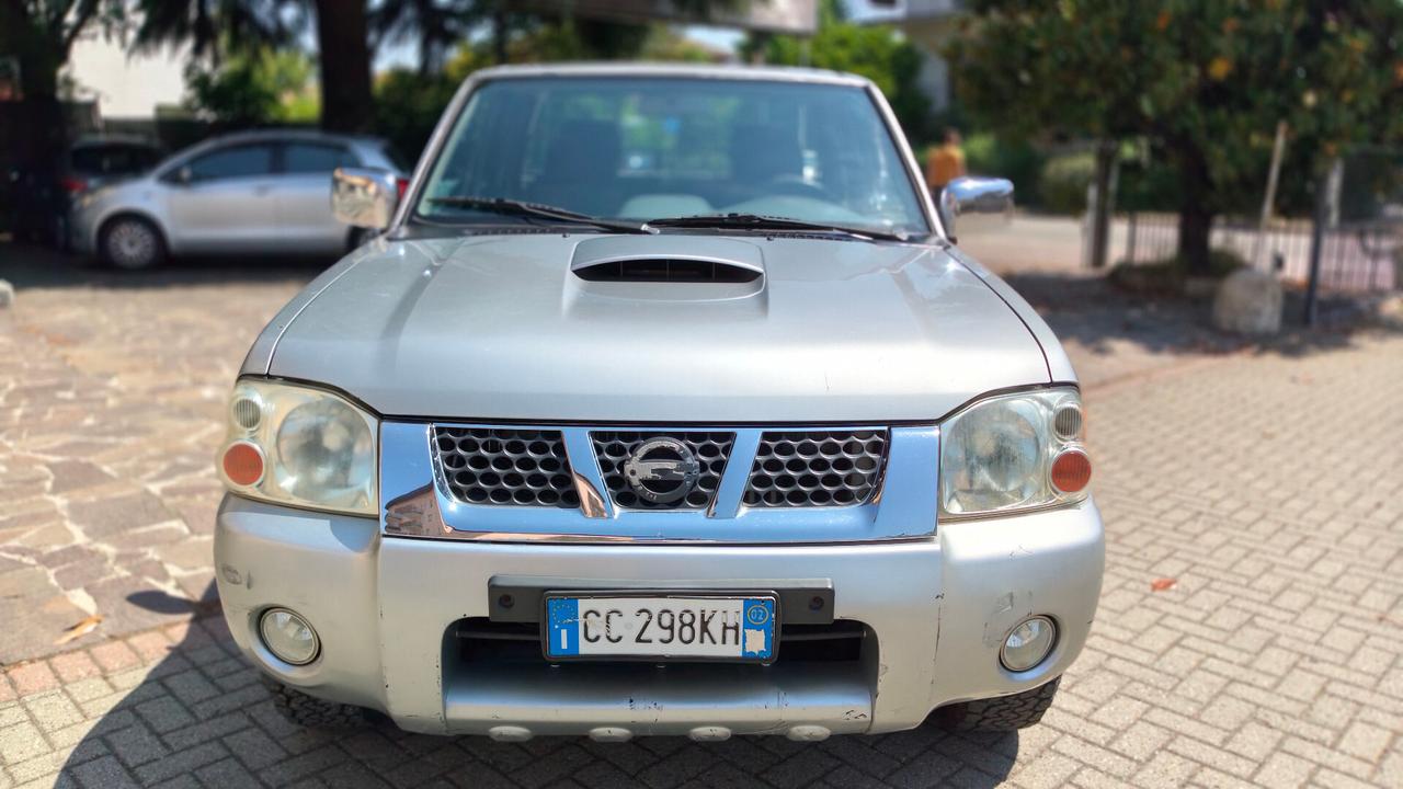 Nissan Navara Double Cab 2.5 td 133cv