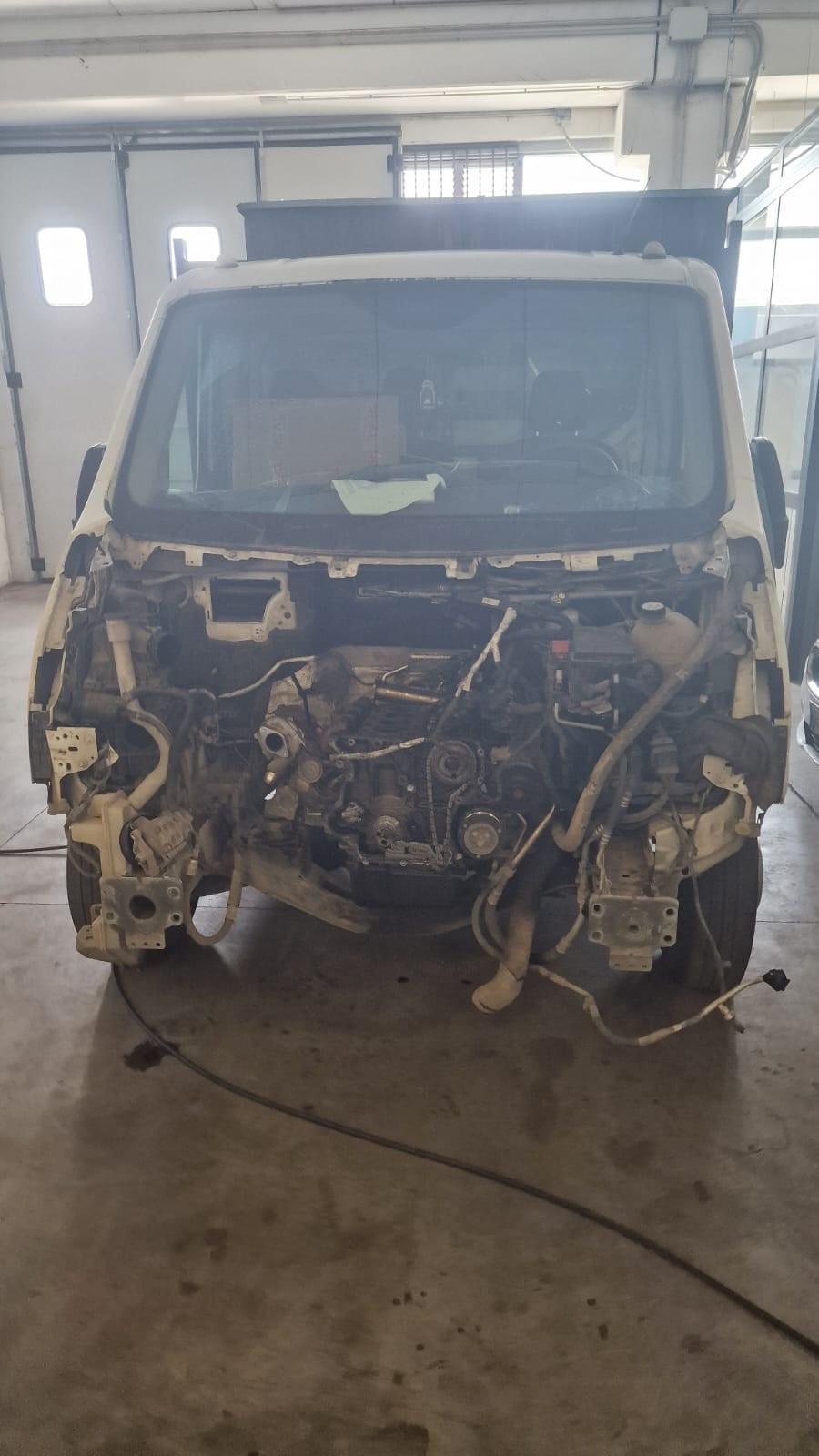 Ford Transit 2.2 tdci cassone fisso motore rotto