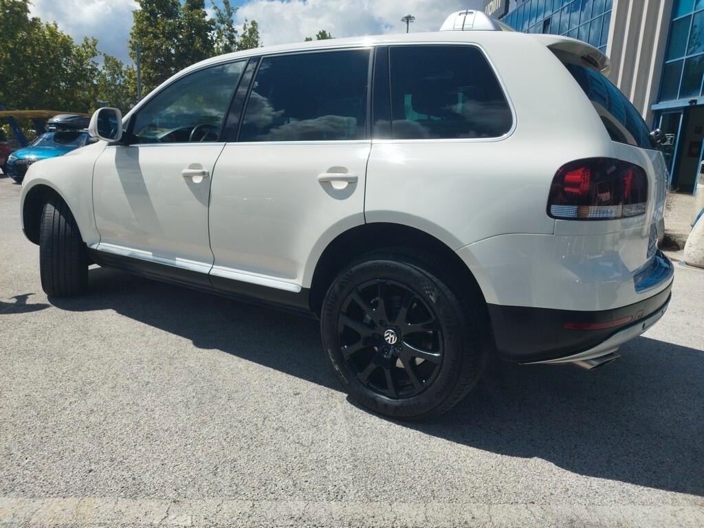 Volkswagen Touareg 3.0/240CV V6 TDI DPF tip. Executive