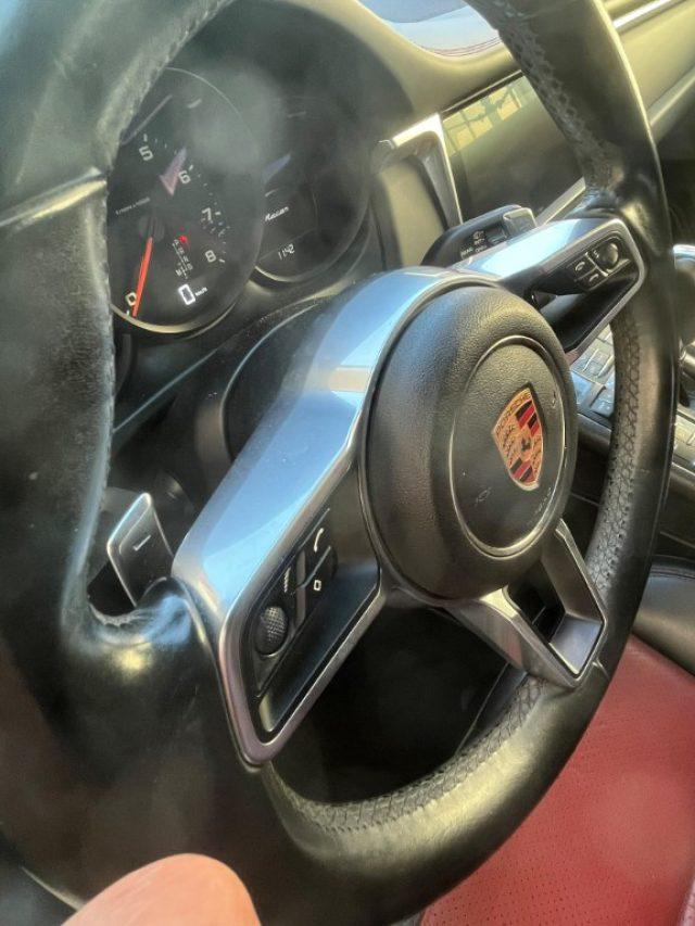 PORSCHE Macan 2.0