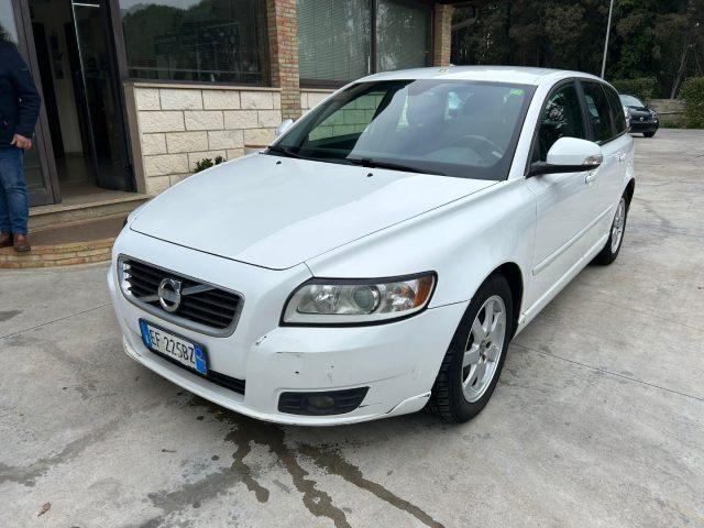 Volvo V50 D2 R-design