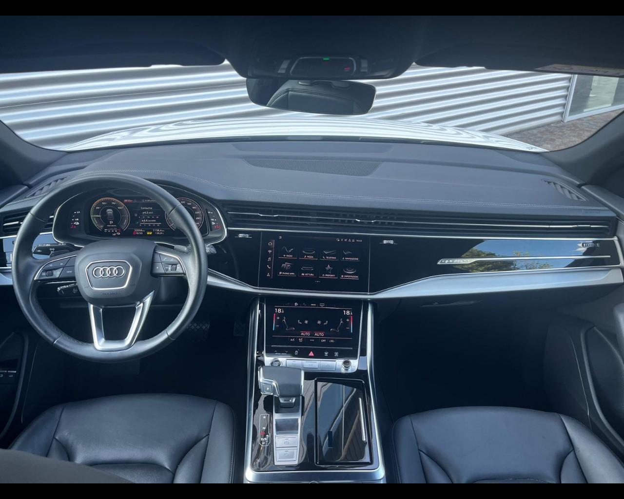 AUDI Q8 55 TFSIe QUATTRO TIPTRONIC