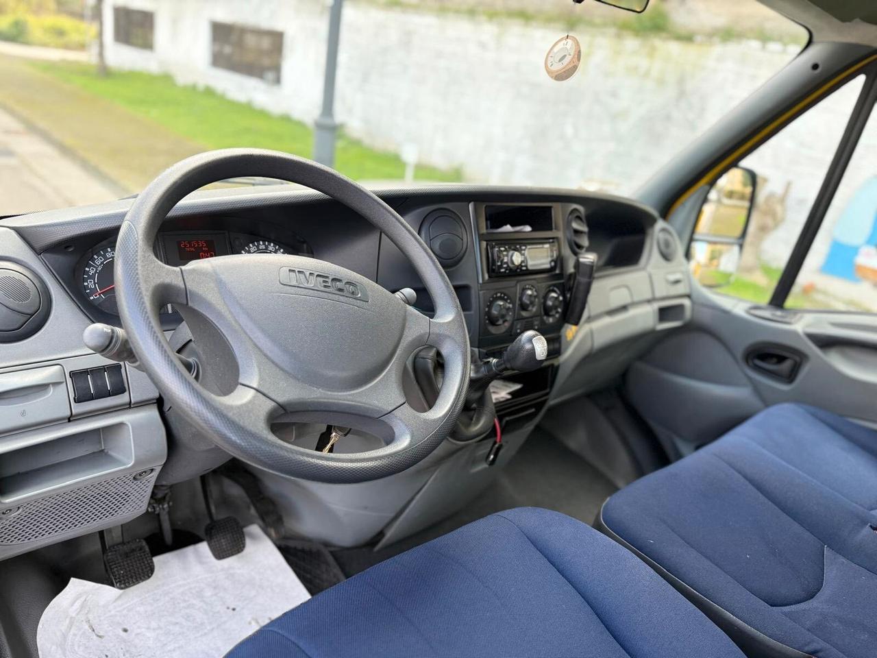 Iveco DAILY CARROATTREZZI SCARRABILE COMEAR