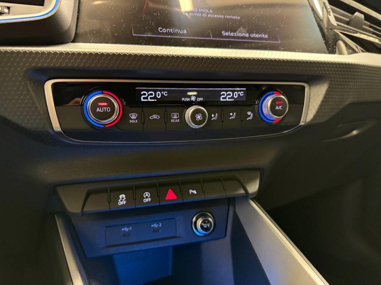 AUDI A1 ALLSTREET 30 TFSI S-TRONIC IDENTITY CONTRAST
