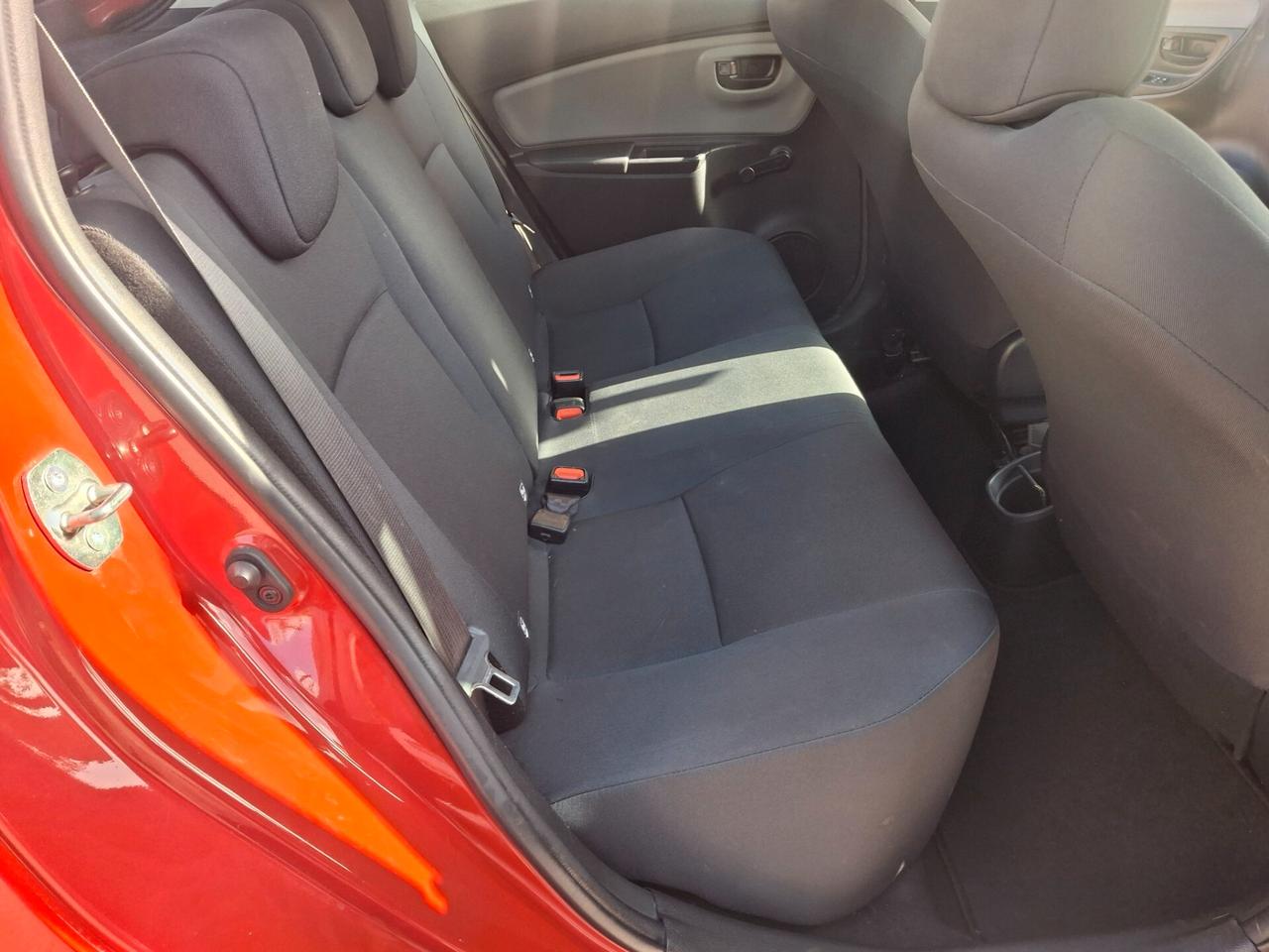 Toyota Yaris 1.0 5 porte Business neopatentati