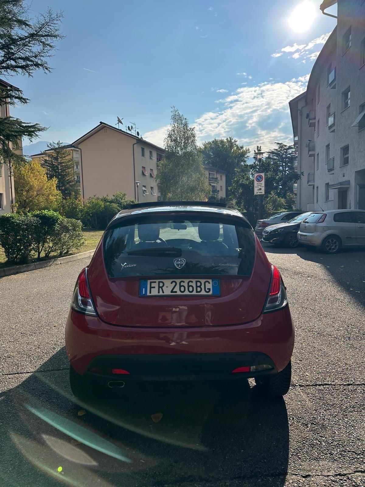 Lancia Ypsilon 0.9 TwinAir 85 CV 5 porte S&S Gold NEOPATENTATI