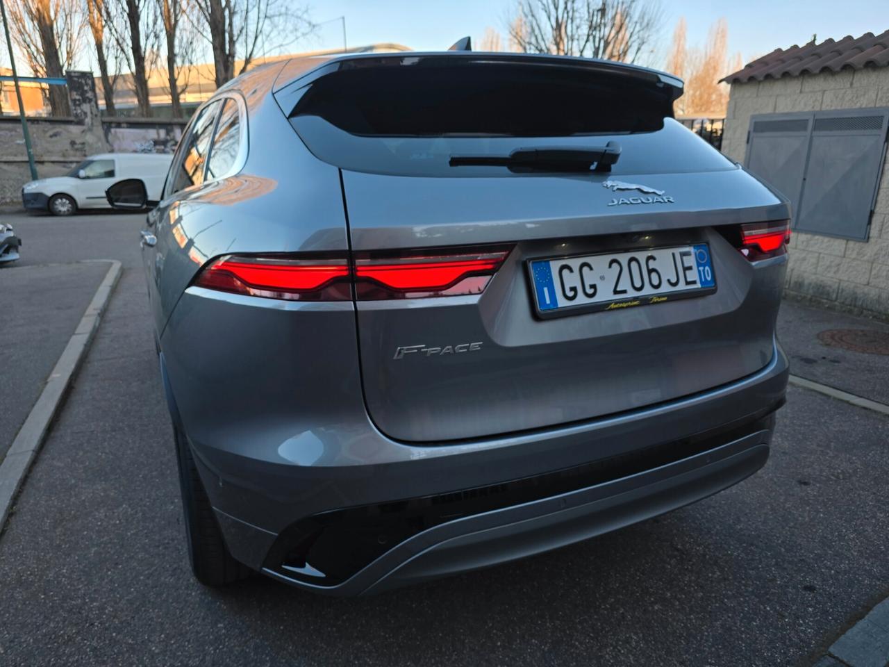 JAGUAR F-Pace R-Dynamic HSE 2.0d 204 CV AWD Auto.