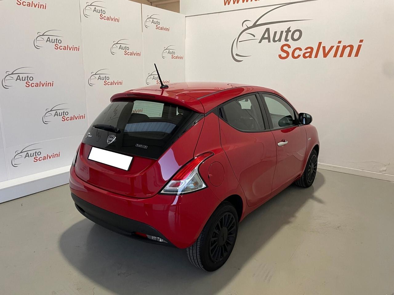 Lancia Ypsilon 1.0 FireFly 5 porte S&S Hybrid Silver