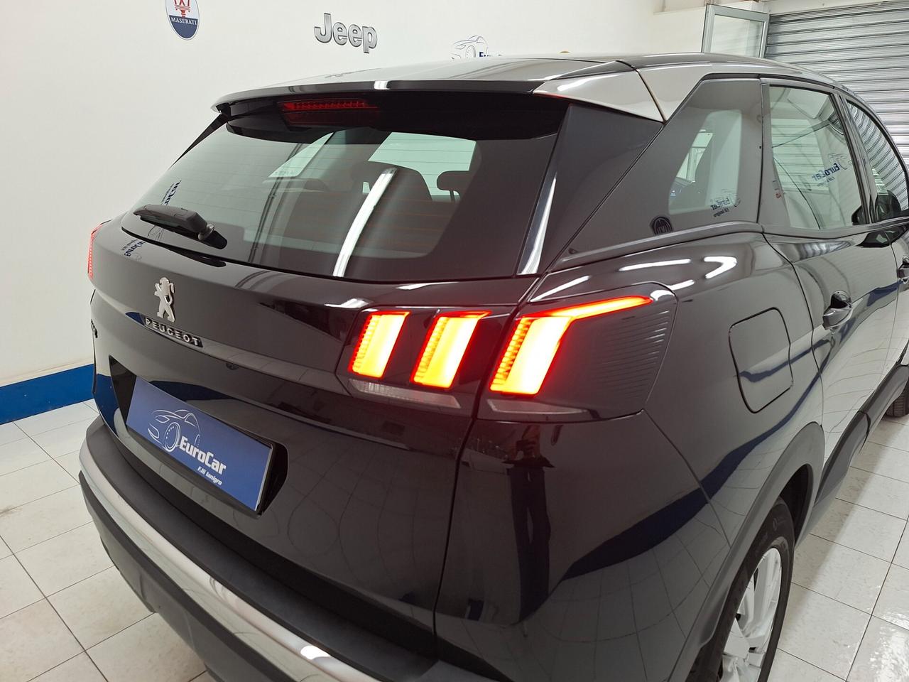 Peugeot 3008 Business 1.5 BlueHDi 130cv