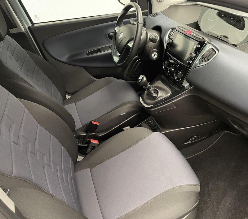 Lancia Ypsilon 1.0 FireFly 5 porte S&S Hybrid Silver Plus