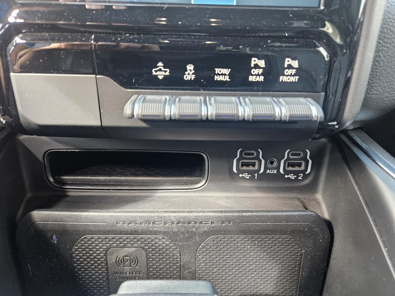 Dodge RAM 1500 5.7 GPL V8 Laramie Night ** NO IVA ESPOSTA **