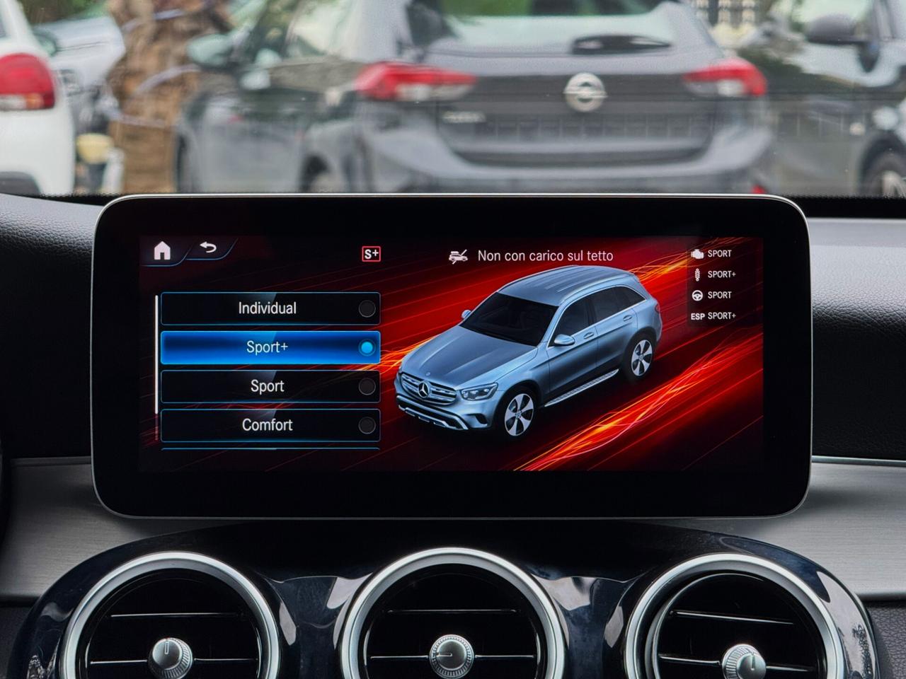 Mercedes-Benz GLC 200 d Premium AMG 4MATIC