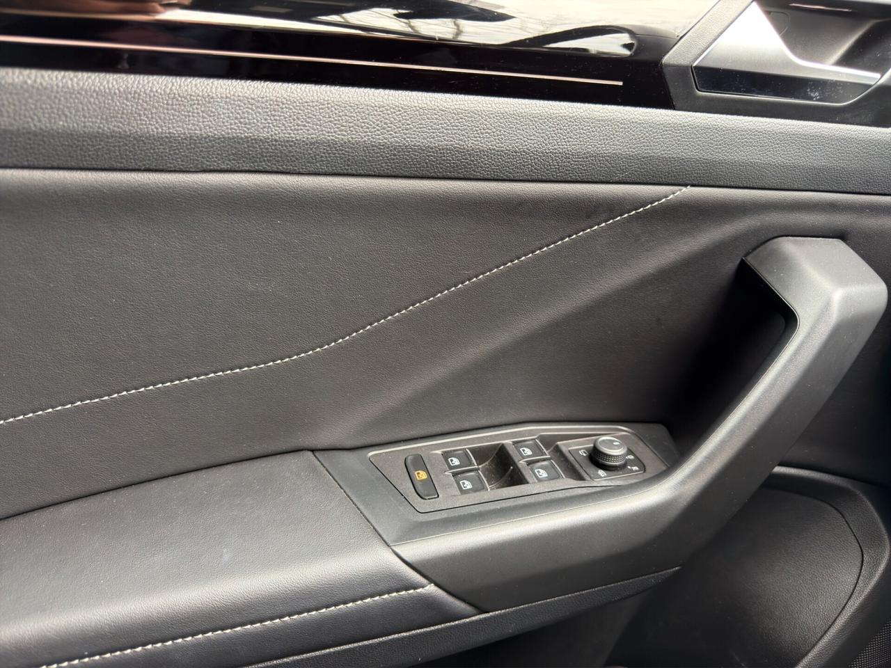 Volkswagen T-Roc 2.0 TDI 150 CV DSG R-Line - 2023