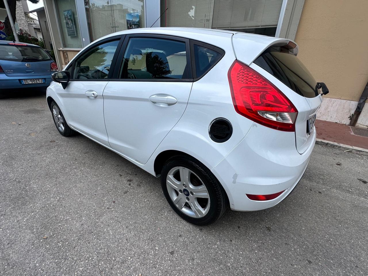 Ford Fiesta 1.2 82 CV 5 porte Titanium 2010 neopatentati