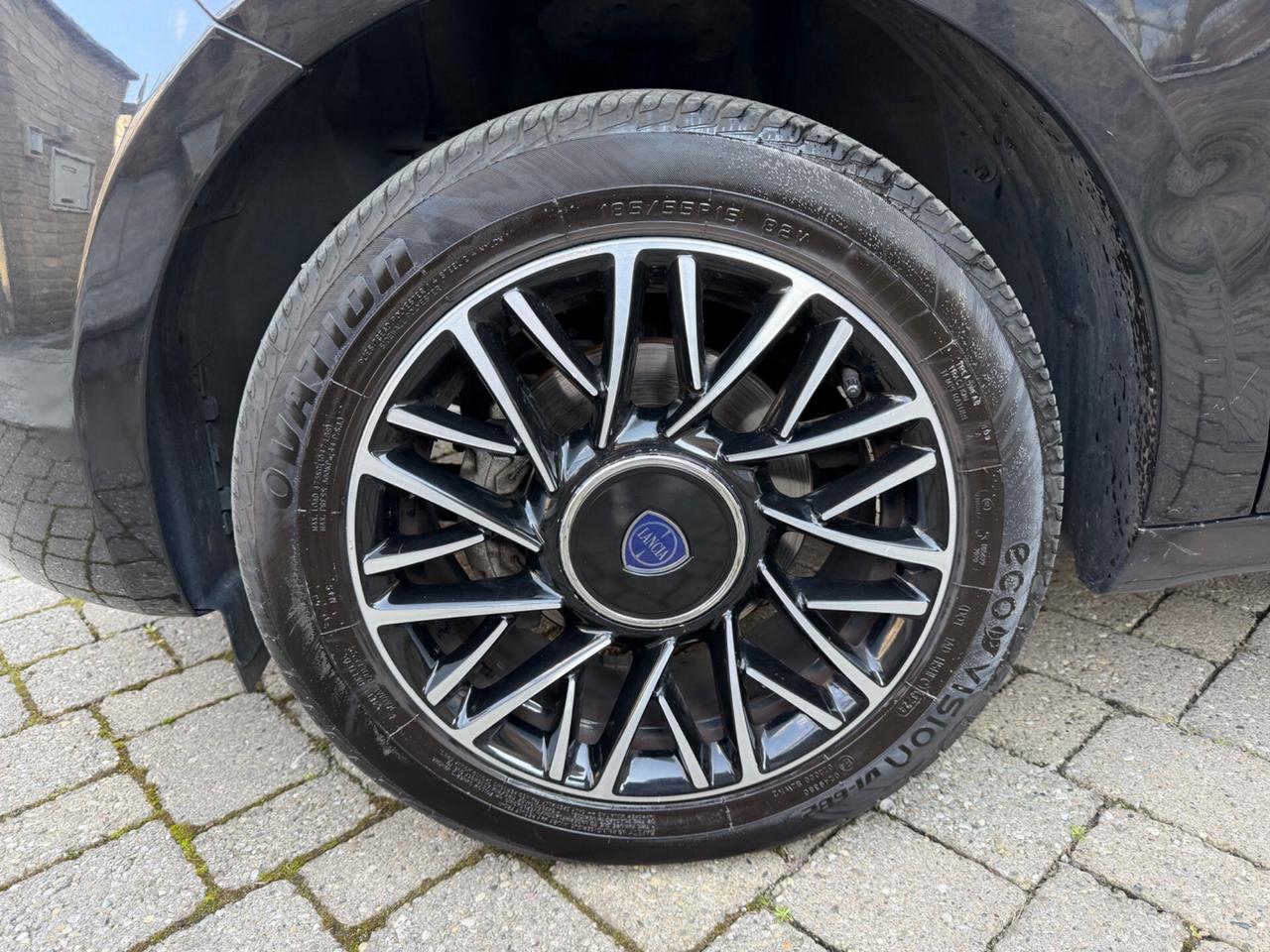 Lancia Ypsilon 1.2 69 CV 5 porte Mya