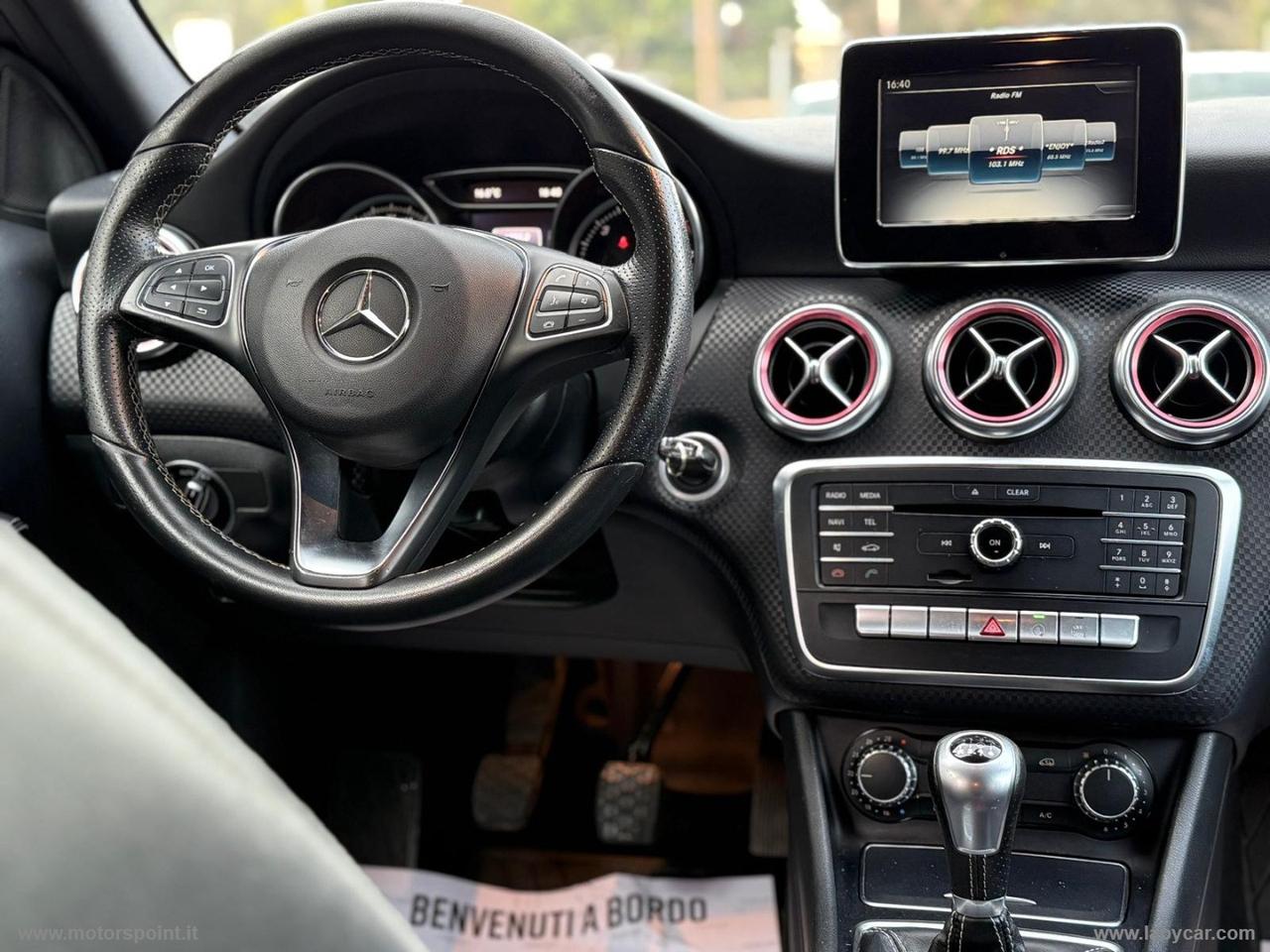 MERCEDES-BENZ A 180 d Premium