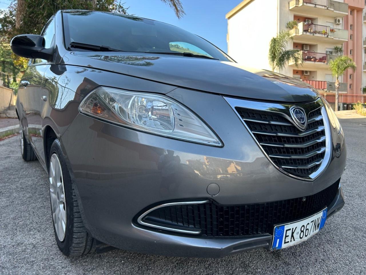 Lancia Ypsilon 1.2 69 CV IDEALE PER NEO PATENTATI