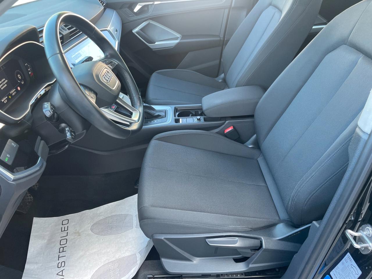 Audi Q3 35 TDI S tronic Business