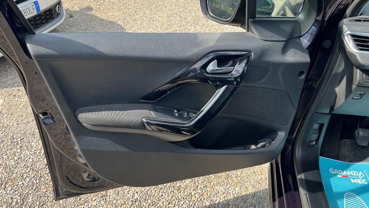PEUGEOT - 208 5p 1.2 puretech Active gpl 82cv