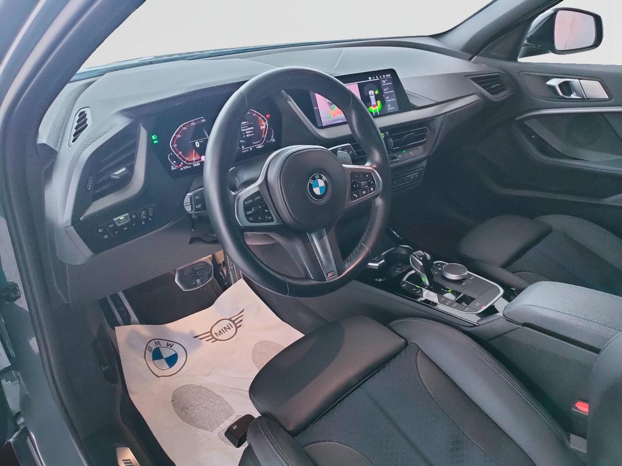 BMW Serie 1 F40 - 118d Msport auto