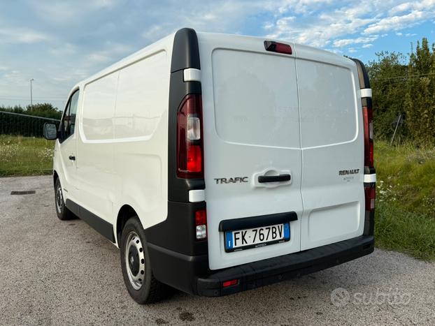 RENAULT TRAFIC 2.0 DCI anno 2017 perfetto