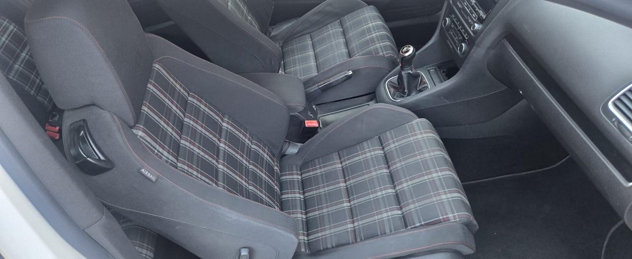 Volkswagen Golf 2.0 TSI 3p. GTI