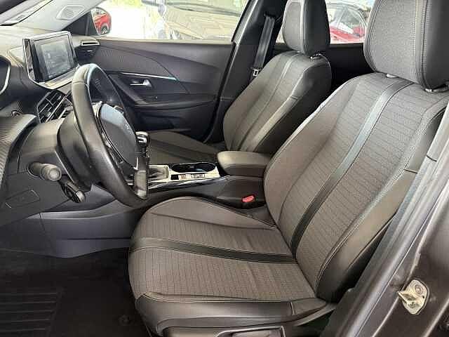 Peugeot 2008 1.2 PureTech 100 CV Allure