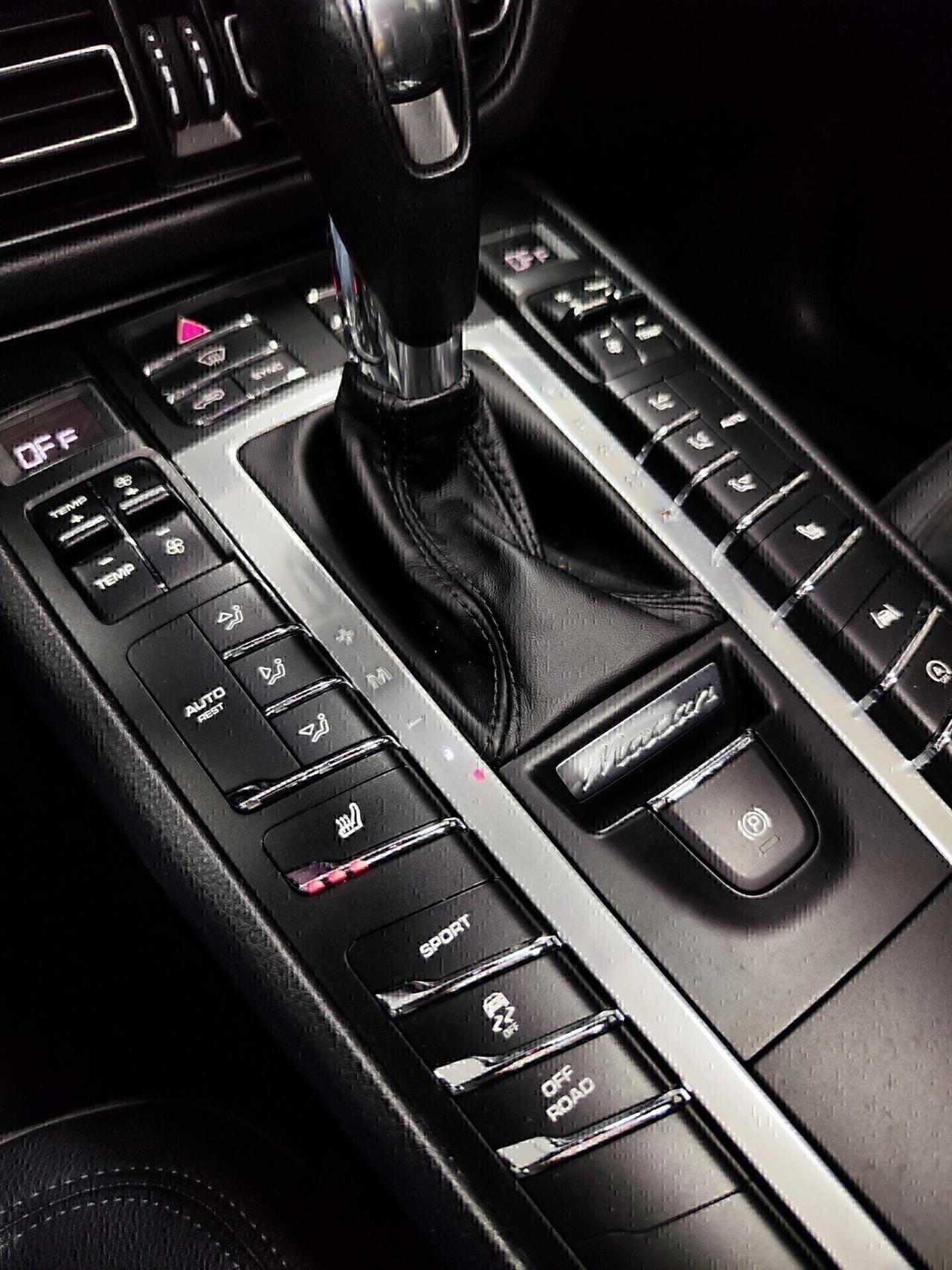 Porsche Macan 2.0 245cv Tetto Led