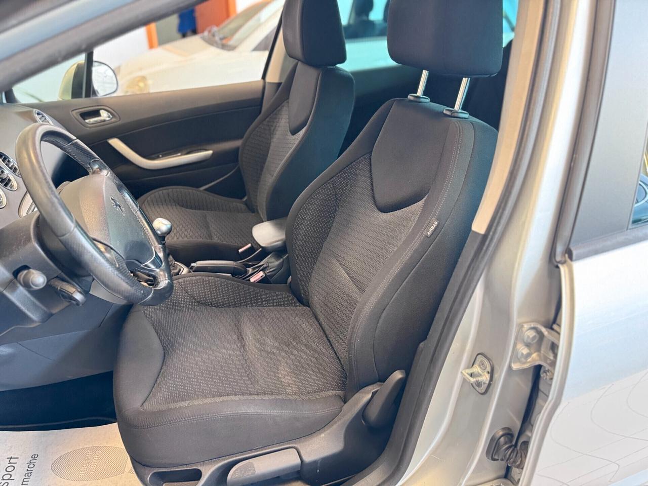 Peugeot 308 1.6 HDi 110CV SW Ciel Féline