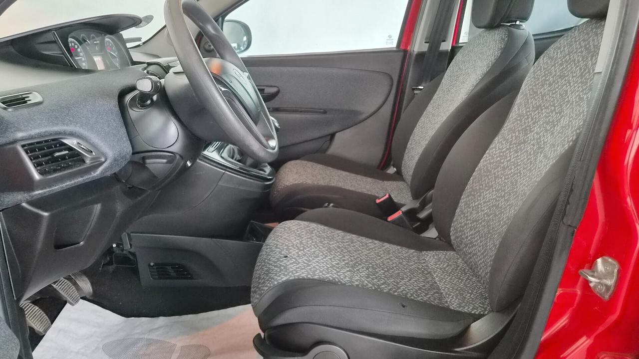 Ypsilon 1.2 69 CV 5 porte Elefantino Blu (NEOPATENTATI)