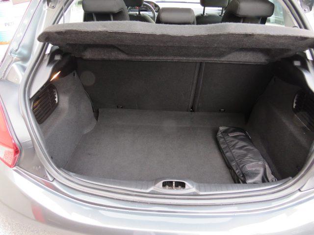 PEUGEOT 208 PureTech 82 5 porte Active neopatentati