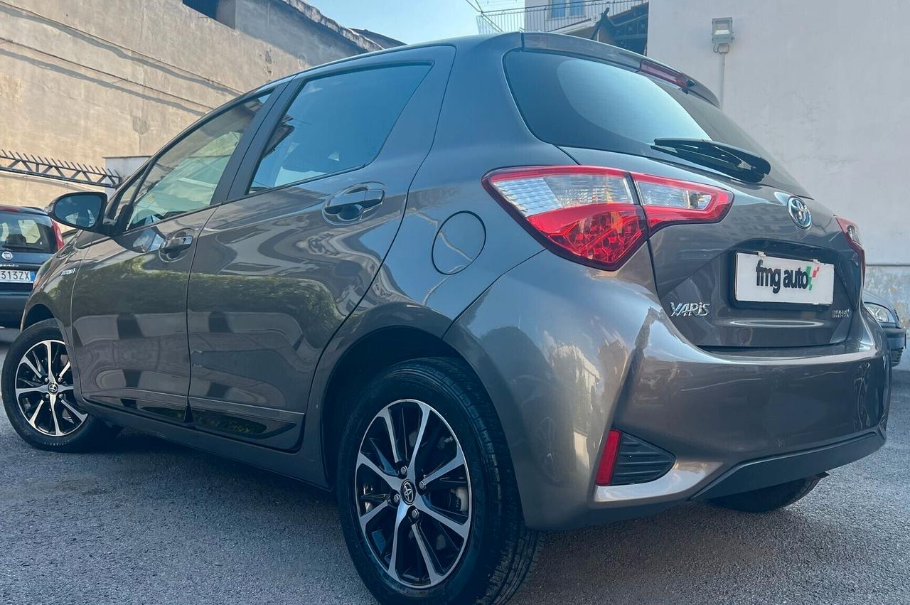 Toyota Yaris 1.5 Hybrid 5 porte Lounge Automatica